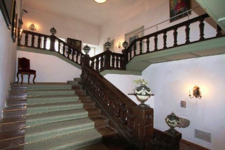 Der prächtige Stiegenaufgang - einläufige Zeremonientreppe im frühklassizistischen Stil. © Josef Sturm