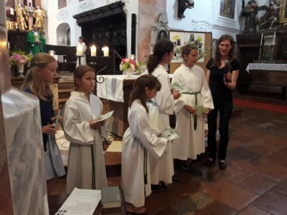 Beim Fürbitten lesen © M. Löffelberger