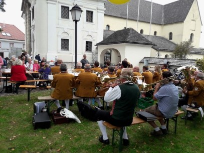 Die Trachtenmusikkapelle umrahmte unser Pfarrfest © M. Löffelberger