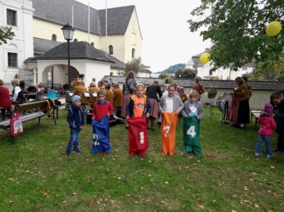 Sack hüpfen &copy; M. Löffelberger