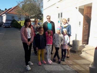 Schnitzeljagd - Auch unser Pfarrer und Christina feuerten uns an. &copy; M. Löffelbergr