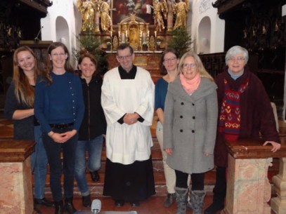 Kinderkirche-, Jungschar- und Minibegleiter mit Pfarrer Franz Lusak &copy; Pfarre Mattsee/Pixner