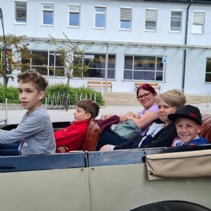 Ausfahrt im Oldtimer © Löffelberger, Pfarre Mattsee