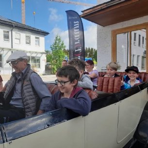 Lukas als Beifahrer © Löffelberger, Pfarre Mattsee