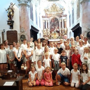 Ein Gruppenfoto mit unseren JS- u. Mini-Begleitern &copy; M. Löffelberger