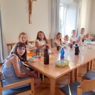 Abendessen für die Kinder, die im Pfarheim übernachteten &copy; M. Löffelberger