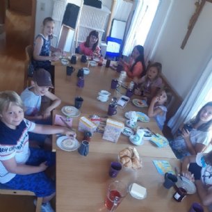 Zum Abschluss gab es dann noch ein Frühstück im Pfarrheim - bis zum nächsten Jahr! &copy; M. Löffelberger