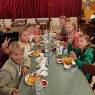 Mittagessen in der Westernbar &copy; Löffelberger