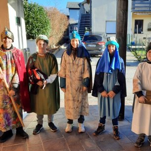 Eine Firmgruppe als Sternsinger © Petra Laimer-Schroll