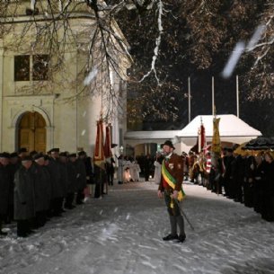 Ehrensalut für EB Lackner © Hiwa Haghshi EDS