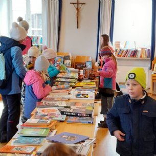 So viele interessante Bücher und Spiele &copy; M. Löffelberger