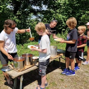 Essensausgabe &copy; Maria Löffelberger