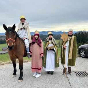 Die Landjugend-Sternsinger hoch zu Ross © Maria Löffelberger