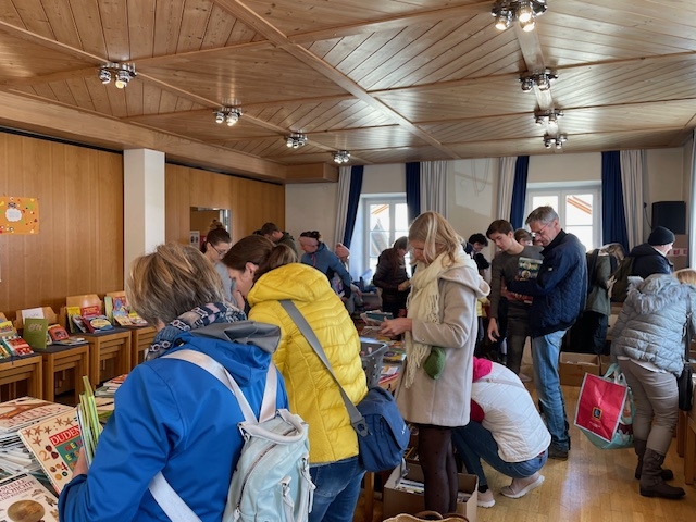 Bücherflohmarkt 2024 © Bibliothek_SchwaigerS