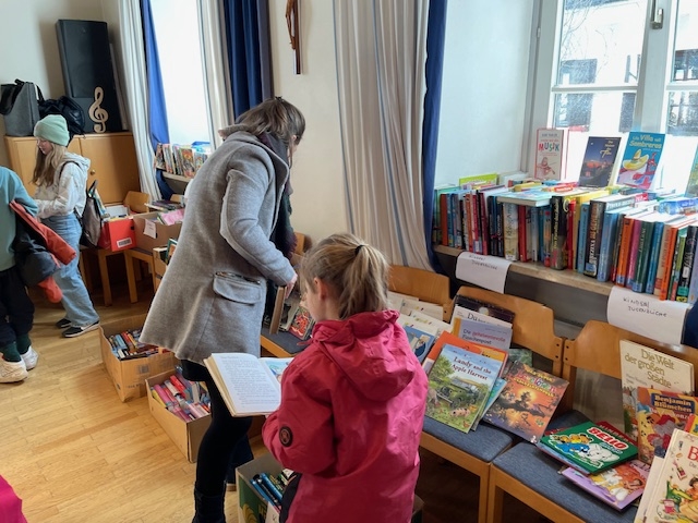 Bücherflohmarkt 2024 © Bibliothek_SchwaigerS