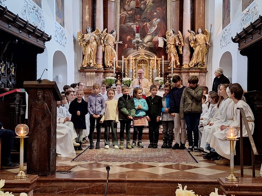 9 Minis werden der Pfarrgemeinde vorgestellt &copy; Pfarre Mattsee-Löffelberger