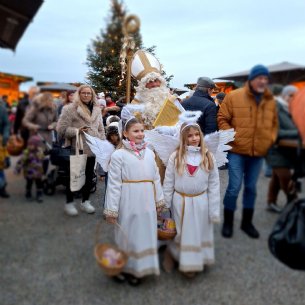 Engerl und der Hl. Niklaus © Pfarre_Mattsee_M.Löffelberger