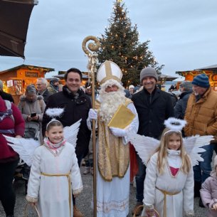 Die Engel, der Hl. Nikolaus und der Herr Bürgermeister © Pfarre_Mattsee_M.Löffelberger