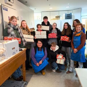 Geschenke für die Flachgauer Tafel &copy; Pfarre_Mattsee_M.Löffelberger