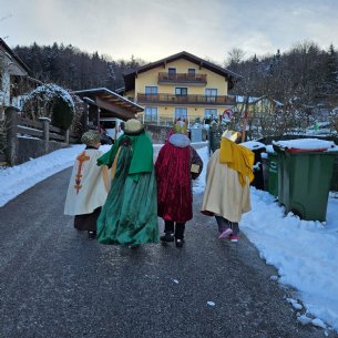Sternsinger unterwegs © Pfarre Mattsee_privat