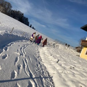 Sternsinger unterwegs © Pfarre Mattsee_privat