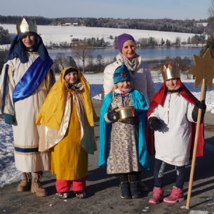 Sternsinger unterwegs © Pfarre Mattsee_privat
