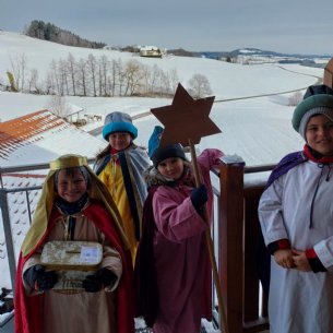 Sternsinger unterwegs © Pfarre Mattsee_privat