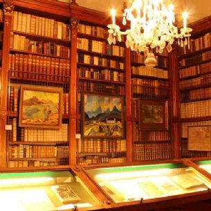 Stiftsbibliothek  mit 3.800 Büchern aller Art &copy; Vlad Cotuna