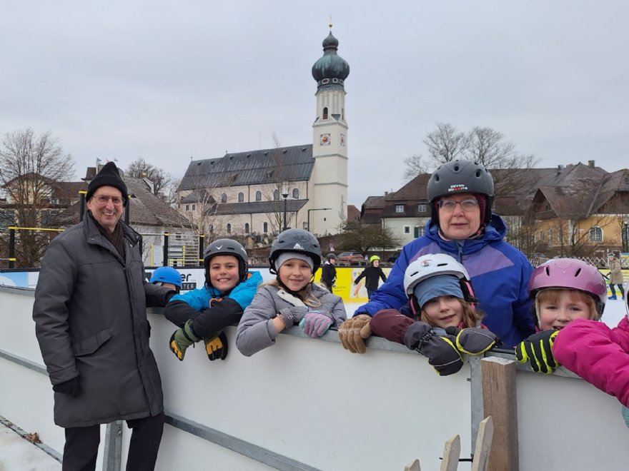 Eislaufen Minis und JS © Pfarre ML