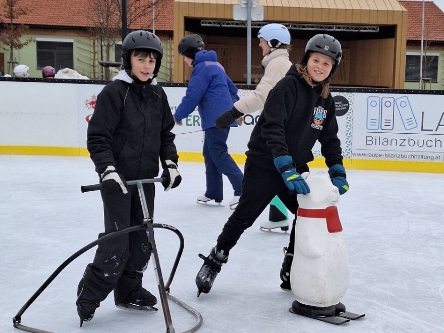 Eislaufen Minis und JS © Pfarre ML