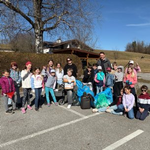 Müll sammeln Jungschar &copy; Pfarre_ML
