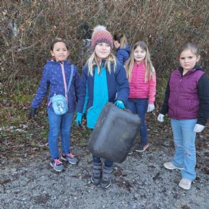 Müll sammeln Jungschar &copy; Pfarre_ML