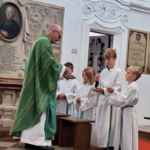 Familienmesse mit anschließendem Pfarrkaffee © ML