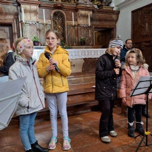 Familienmesse mit anschließendem Pfarrkaffee © ML