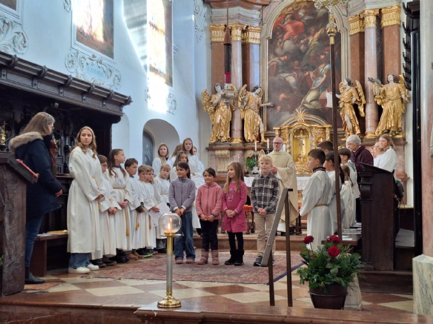 Ministrantenaufnahme und - verabschiedung zu Christkönig © ML