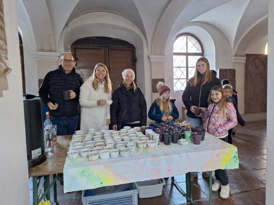 Ministrantenaufnahme und - verabschiedung zu Christkönig © ML