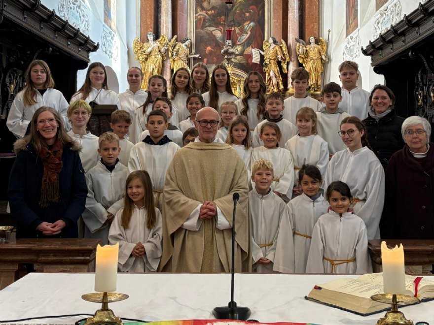 Ministrantenaufnahme und - verabschiedung zu Christkönig © ML