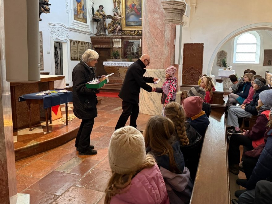 Probe für die Sternsingeraktion 2026 © MS