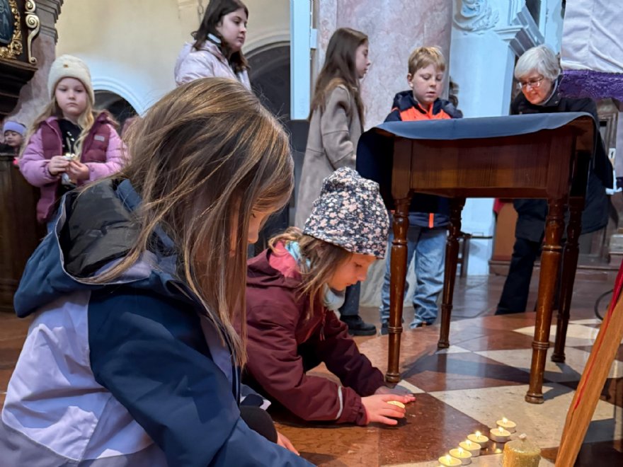 Probe für die Sternsingeraktion 2026 © MS