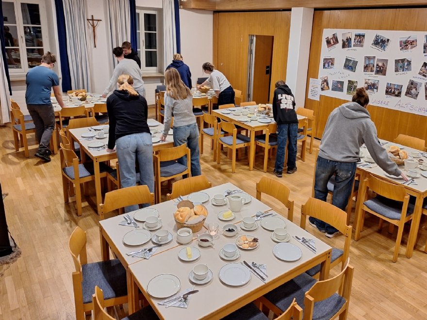 Roratefrühstück, organisiert von der Altschar © ML