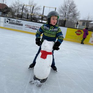 Eislaufen in Obertrum &copy; ML