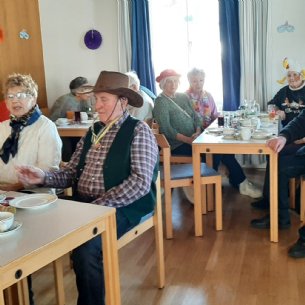 Faschingspfarrkaffee des Sozialkreises &copy; EL