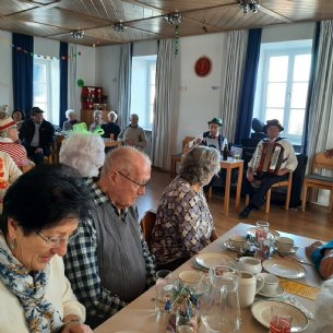 Faschingspfarrkaffee des Sozialkreises &copy; EL