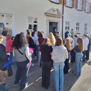 Firmlinge beim Firmspender