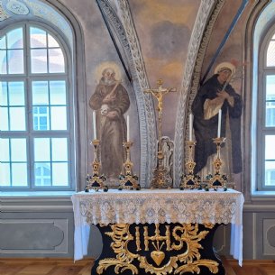 Firmlinge beim Firmspender Abt Johannes Perkmann OSB &copy; ML