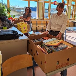 Bücherflohmarkt-Aufbau &copy; ML
