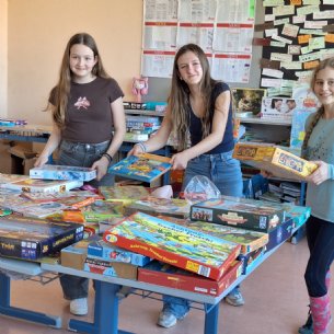 Bücherflohmarkt-Aufbau &copy; ML