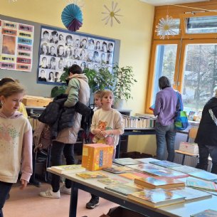 Bücherflohmarkt 2026 in der Mittelschule Mattsee &copy; ML