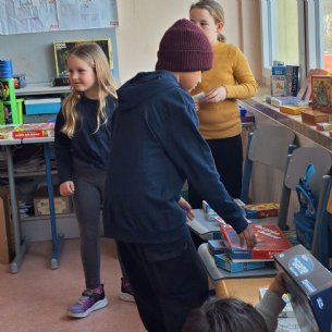 Bücherflohmarkt 2026 in der Mittelschule Mattsee &copy; ML