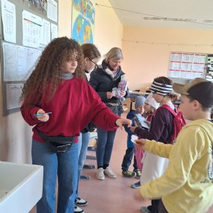 Bücherflohmarkt 2026 in der Mittelschule Mattsee &copy; ML